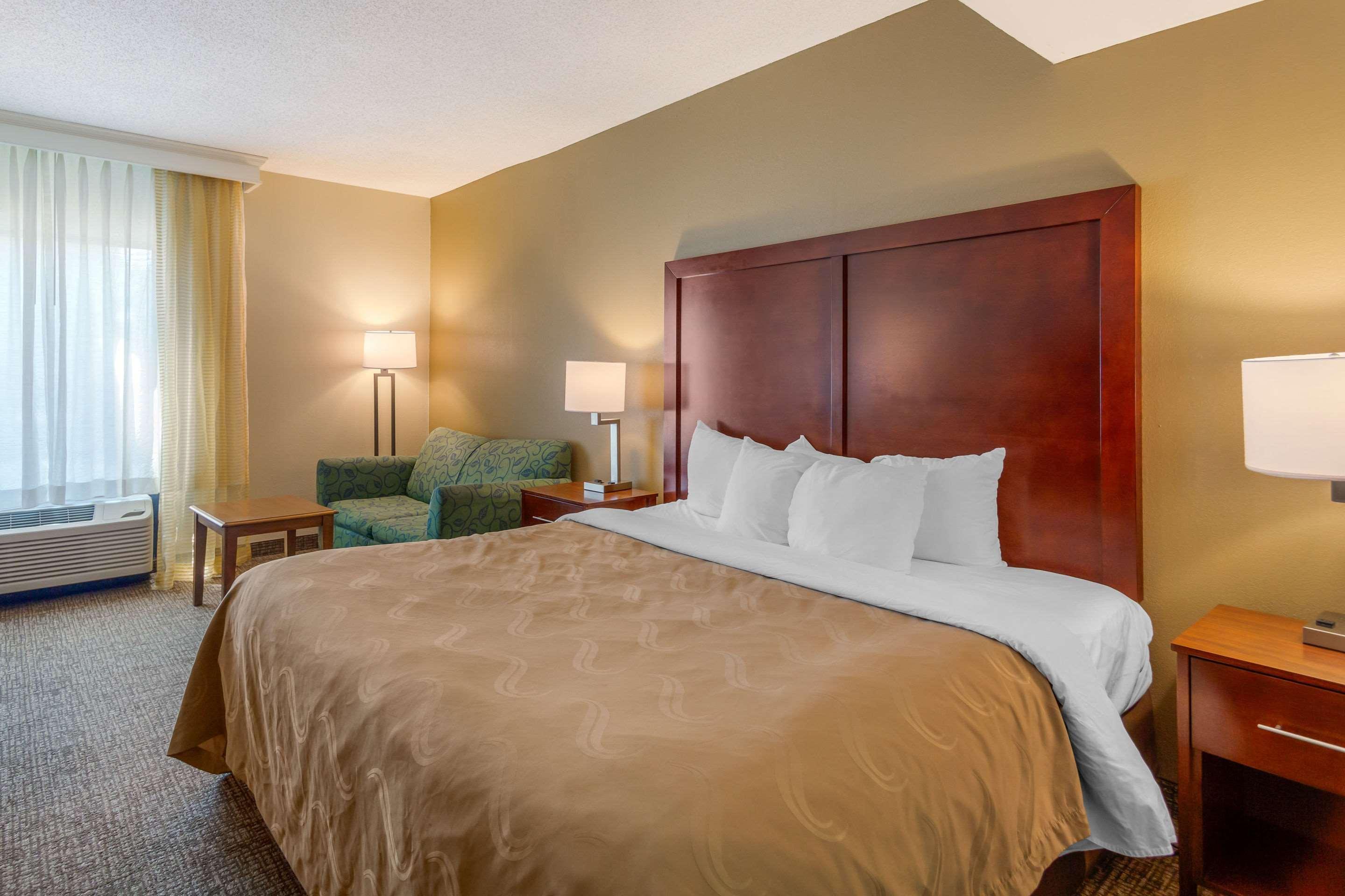 פורטסמות' Quality Inn & Suites Olde Town מראה חיצוני תמונה