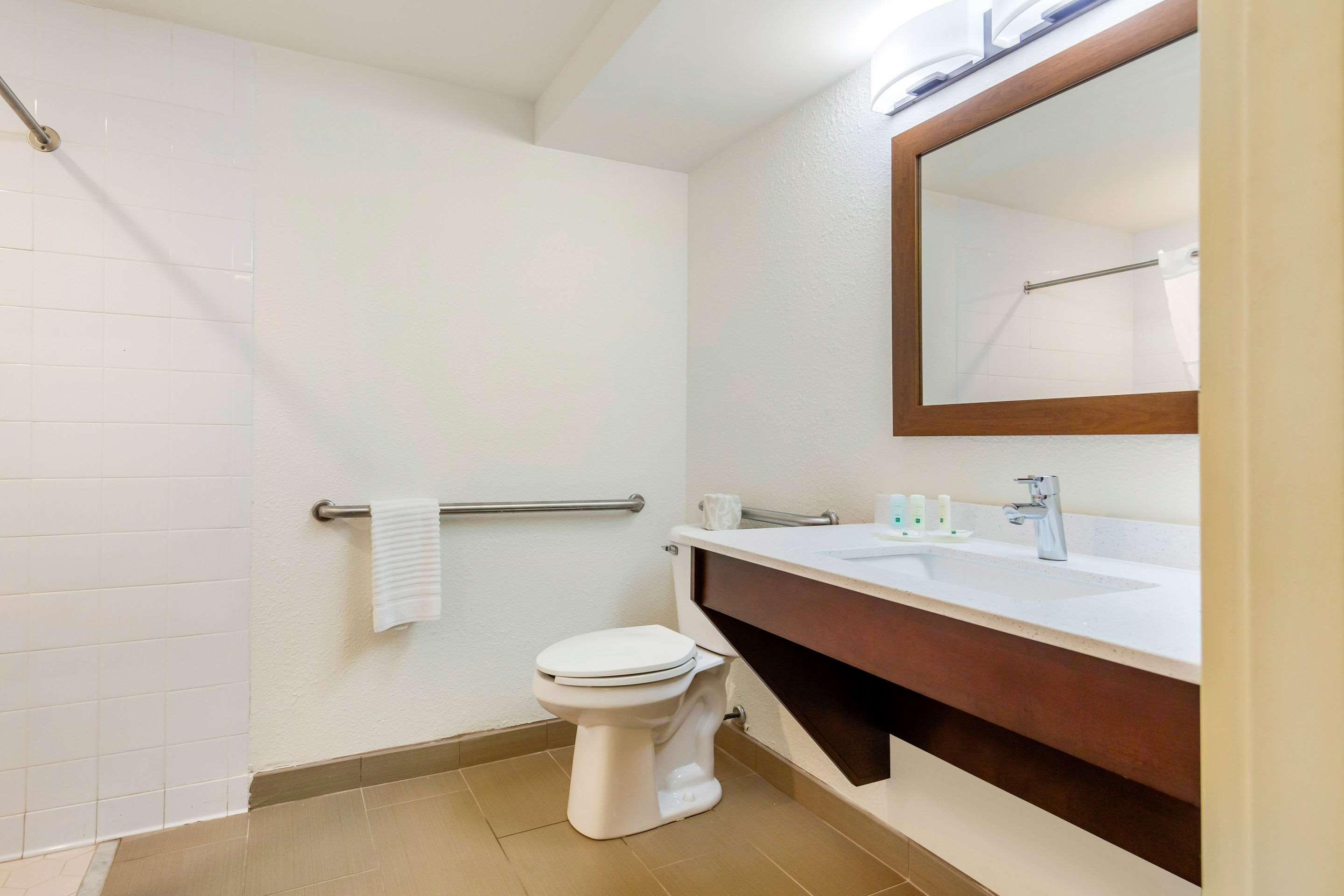 פורטסמות' Quality Inn & Suites Olde Town מראה חיצוני תמונה