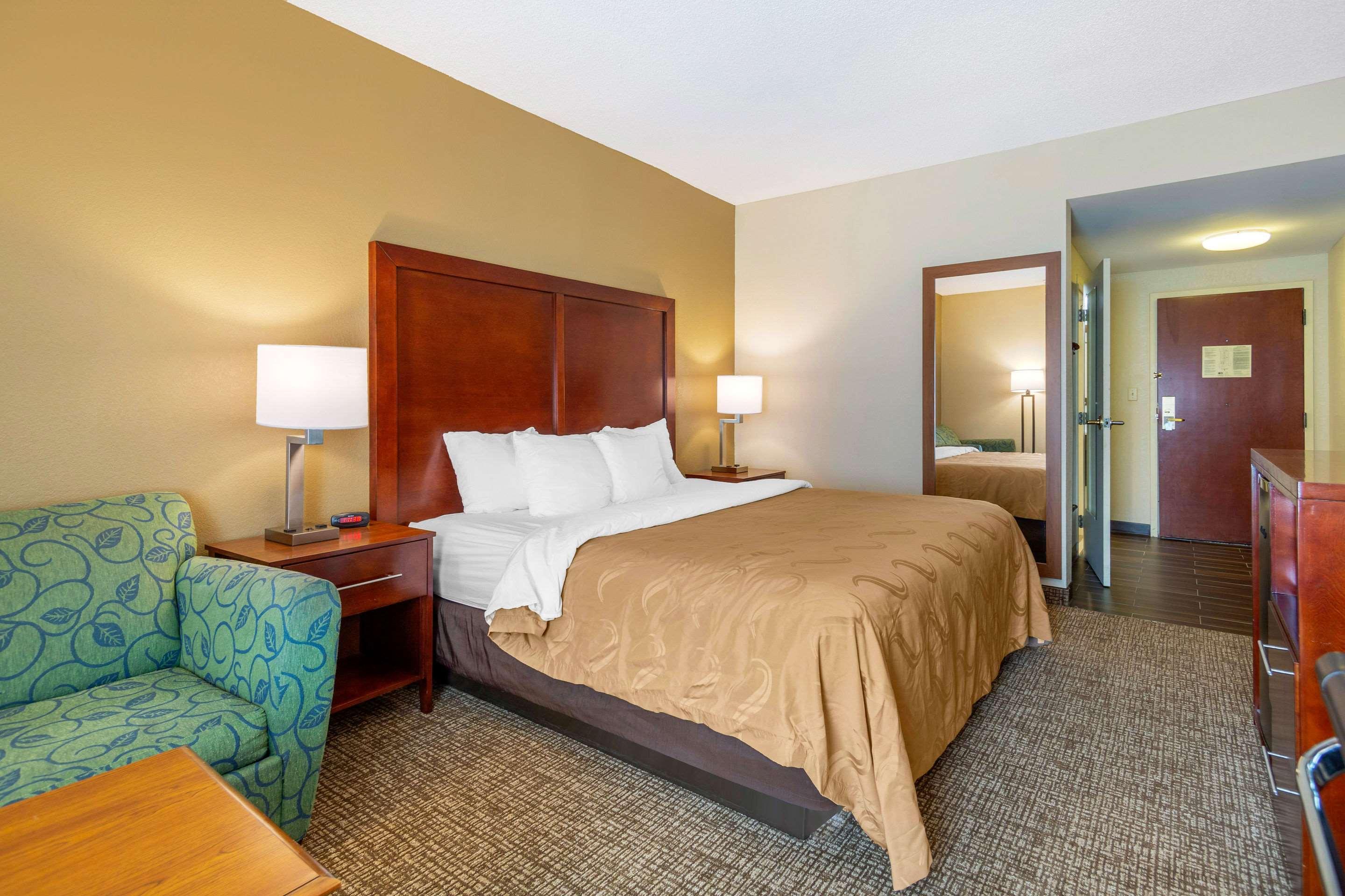 פורטסמות' Quality Inn & Suites Olde Town מראה חיצוני תמונה