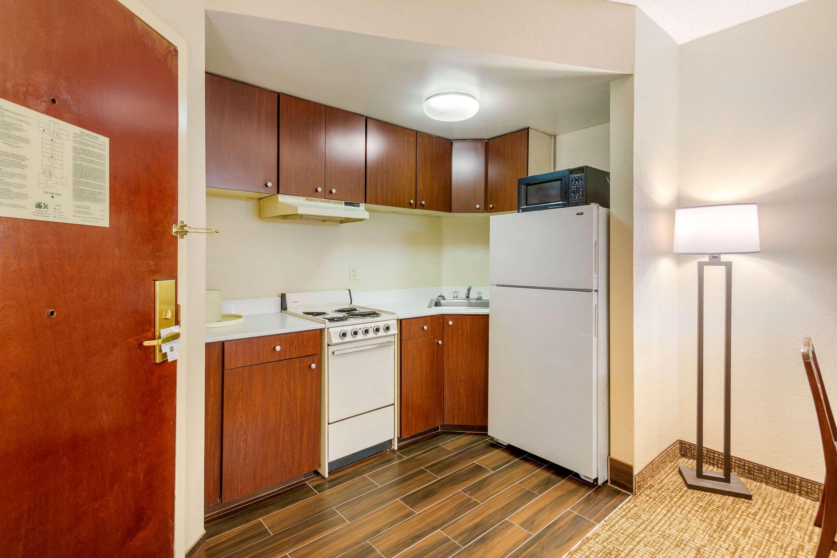 פורטסמות' Quality Inn & Suites Olde Town מראה חיצוני תמונה