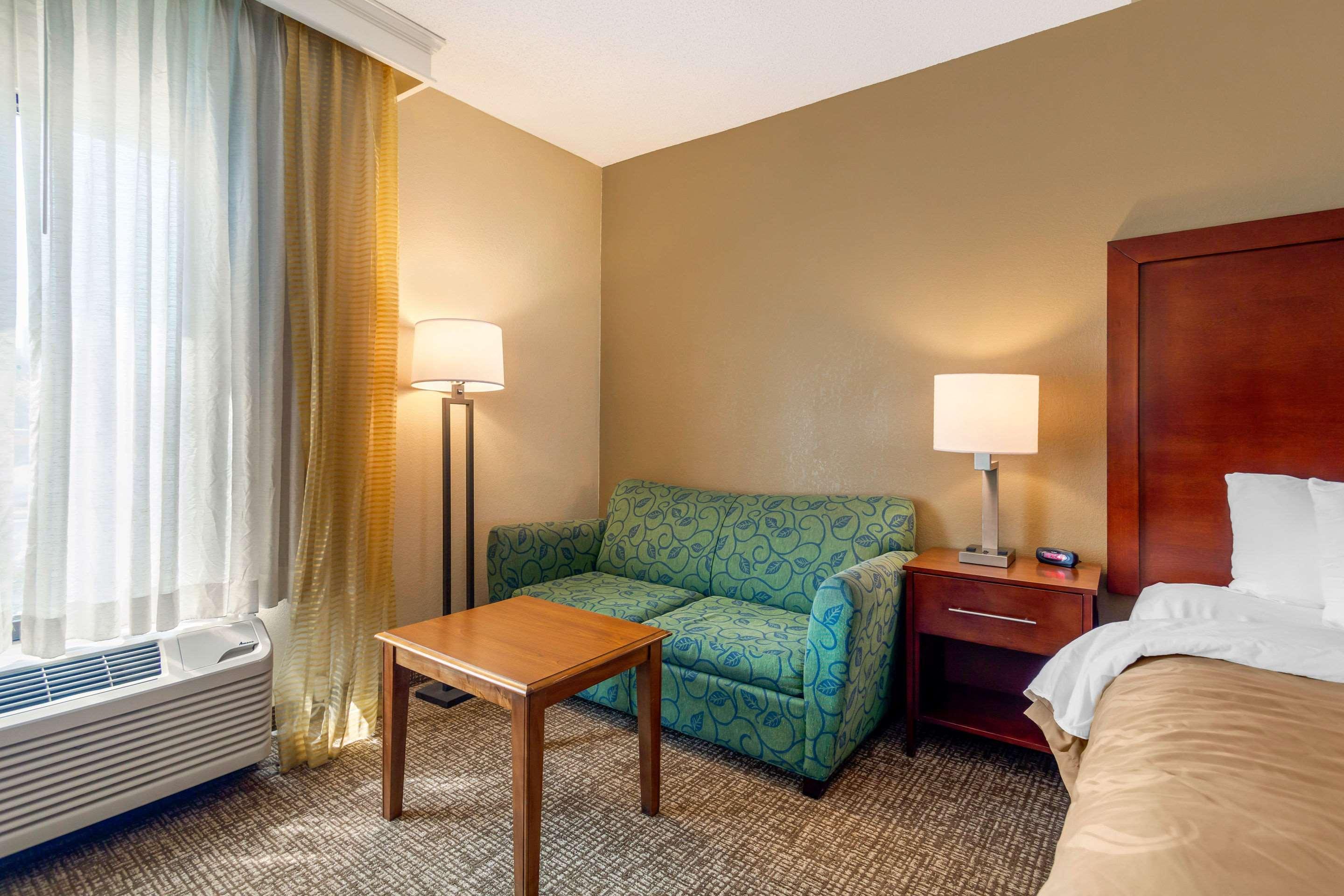 פורטסמות' Quality Inn & Suites Olde Town מראה חיצוני תמונה