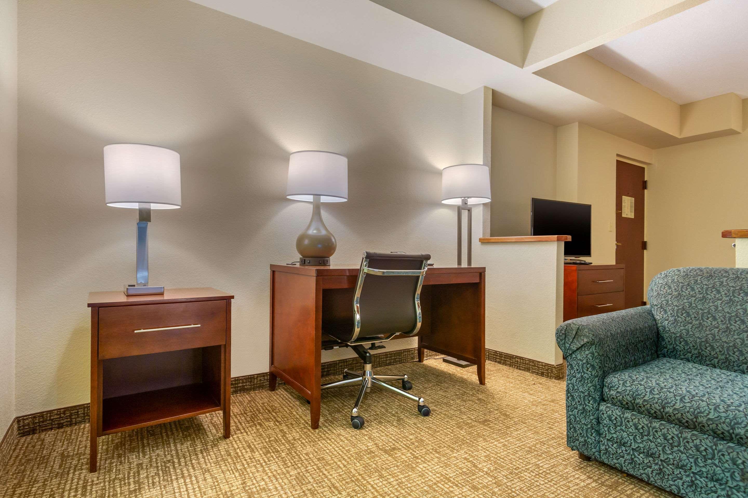פורטסמות' Quality Inn & Suites Olde Town מראה חיצוני תמונה