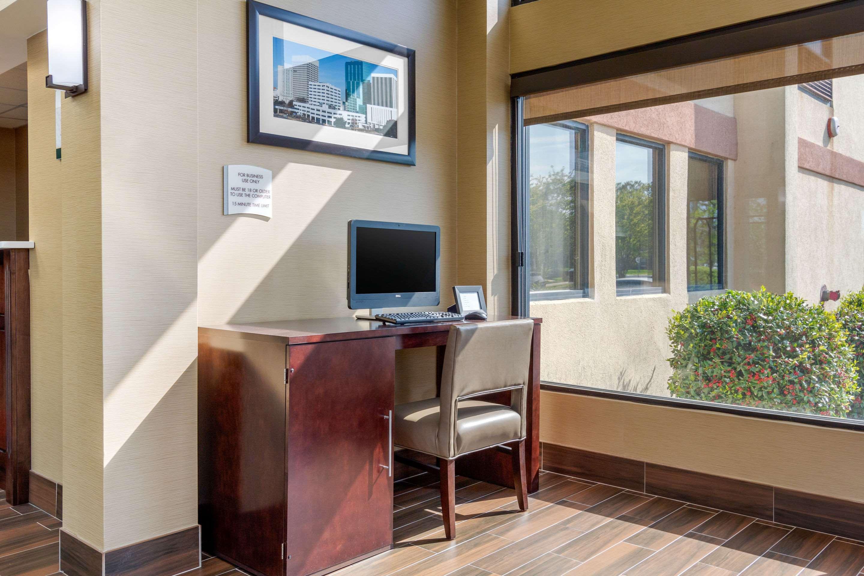 פורטסמות' Quality Inn & Suites Olde Town מראה חיצוני תמונה