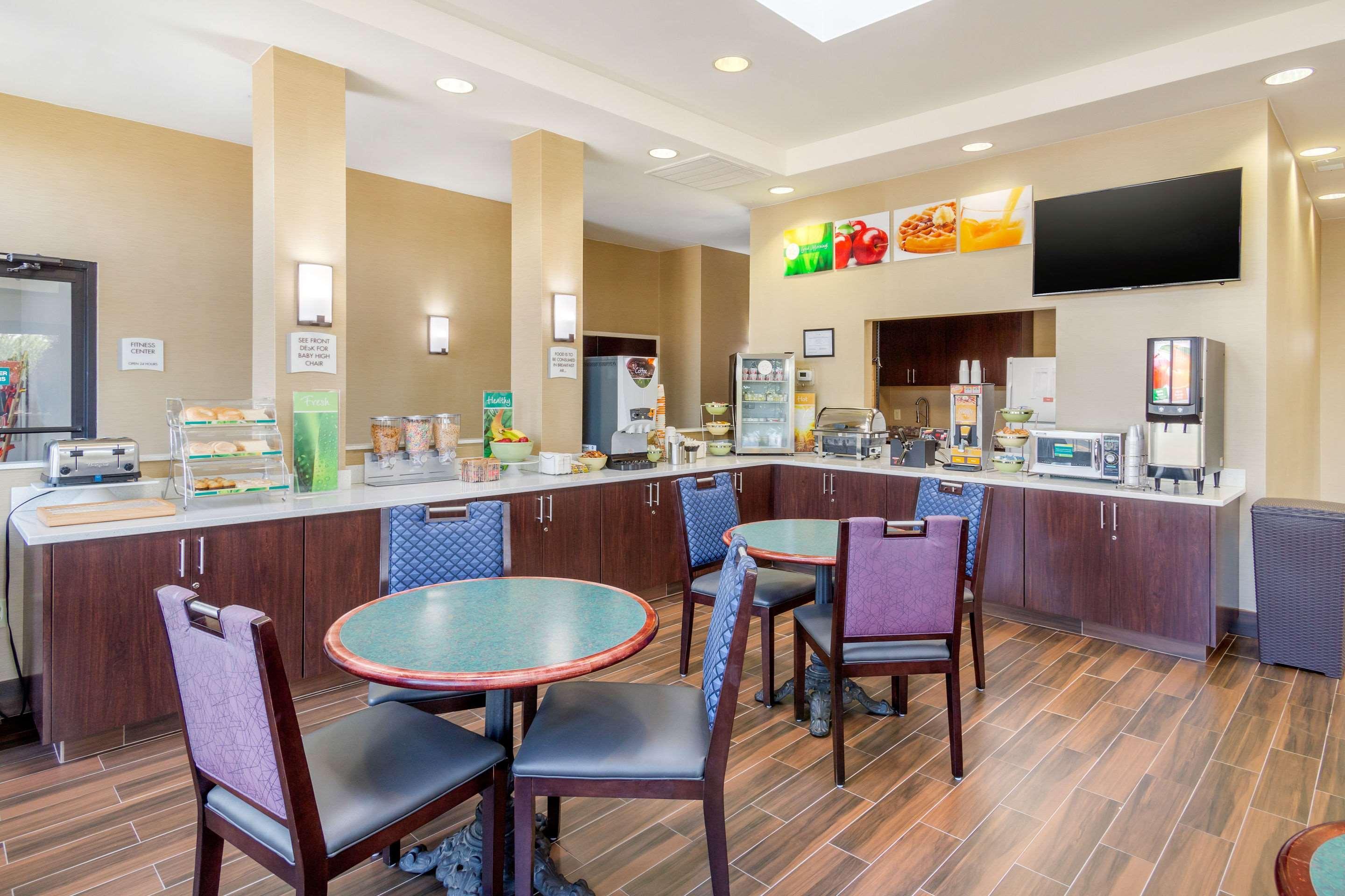 פורטסמות' Quality Inn & Suites Olde Town מראה חיצוני תמונה