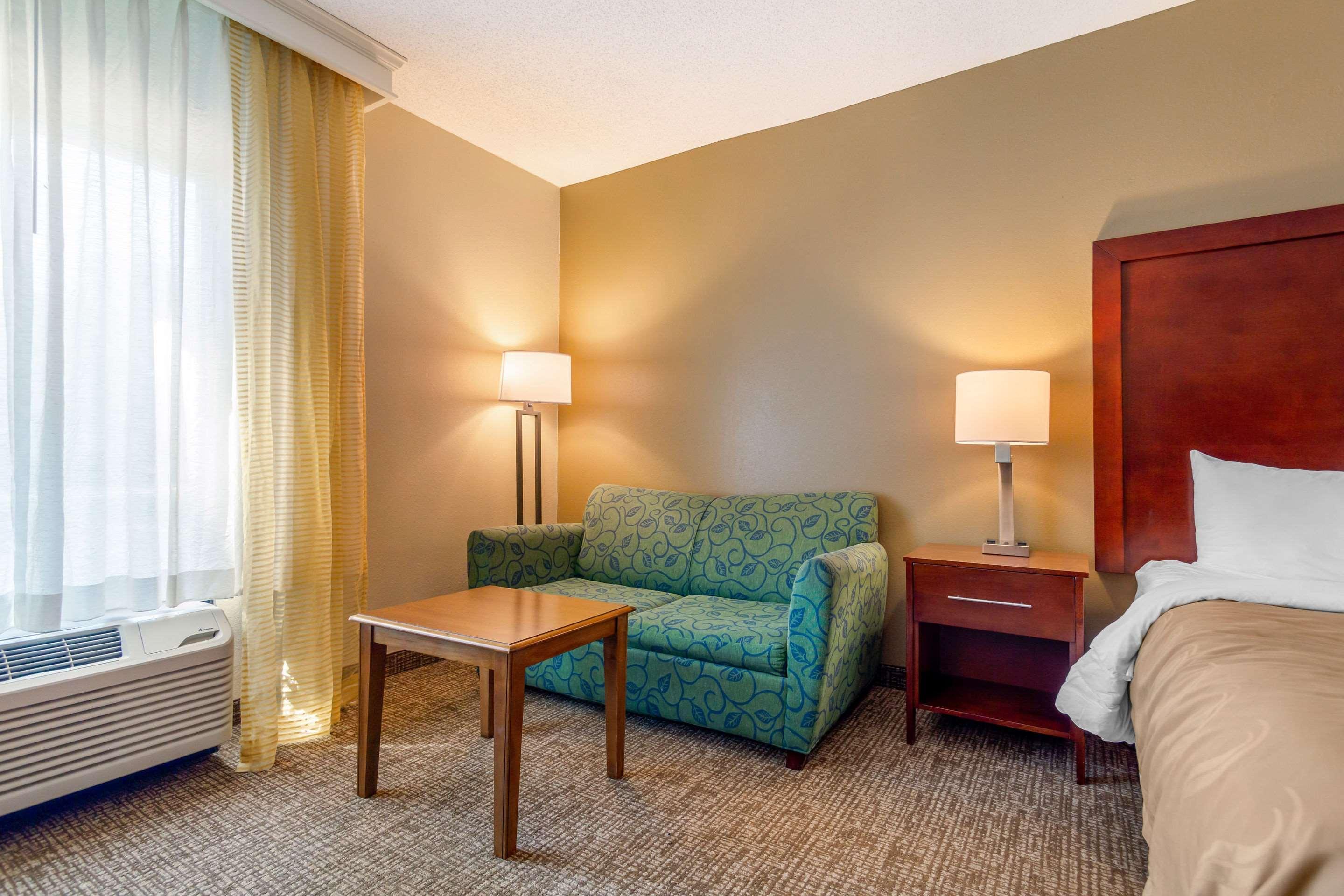 פורטסמות' Quality Inn & Suites Olde Town מראה חיצוני תמונה