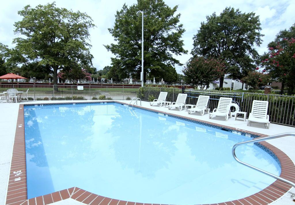 פורטסמות' Quality Inn & Suites Olde Town מראה חיצוני תמונה