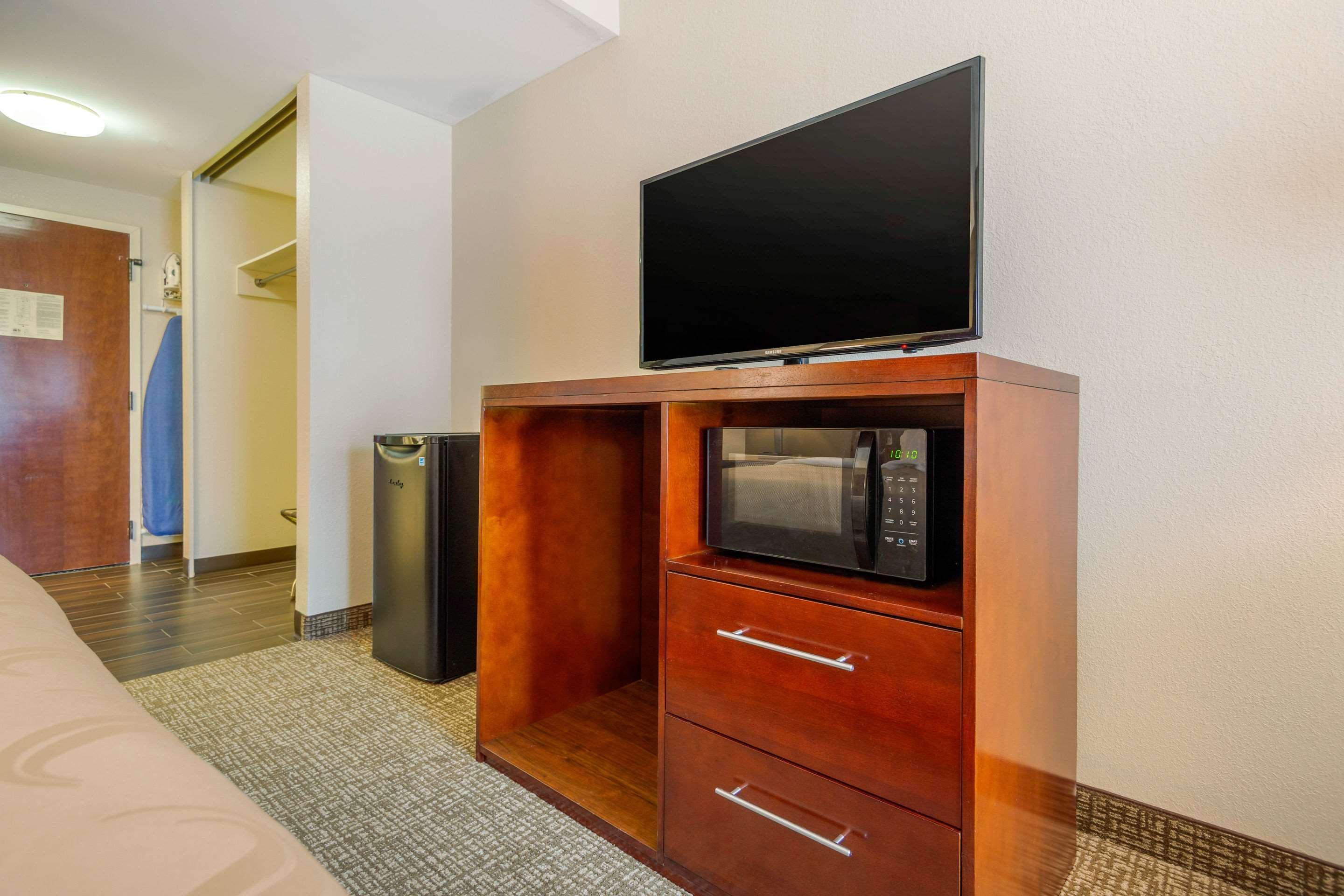 פורטסמות' Quality Inn & Suites Olde Town מראה חיצוני תמונה