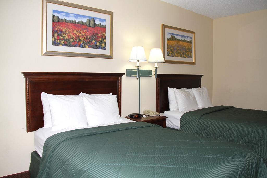 פורטסמות' Quality Inn & Suites Olde Town מראה חיצוני תמונה