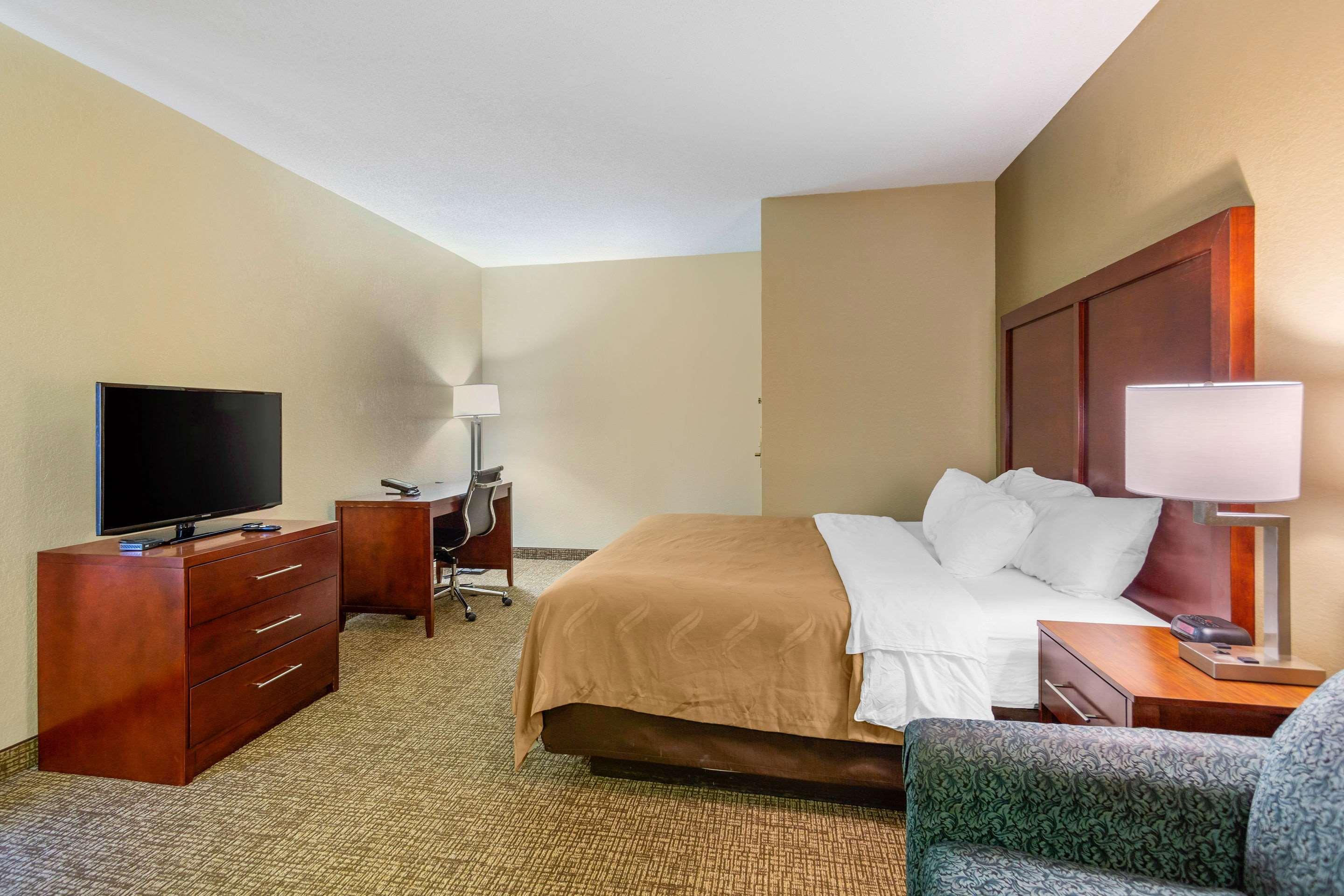 פורטסמות' Quality Inn & Suites Olde Town מראה חיצוני תמונה