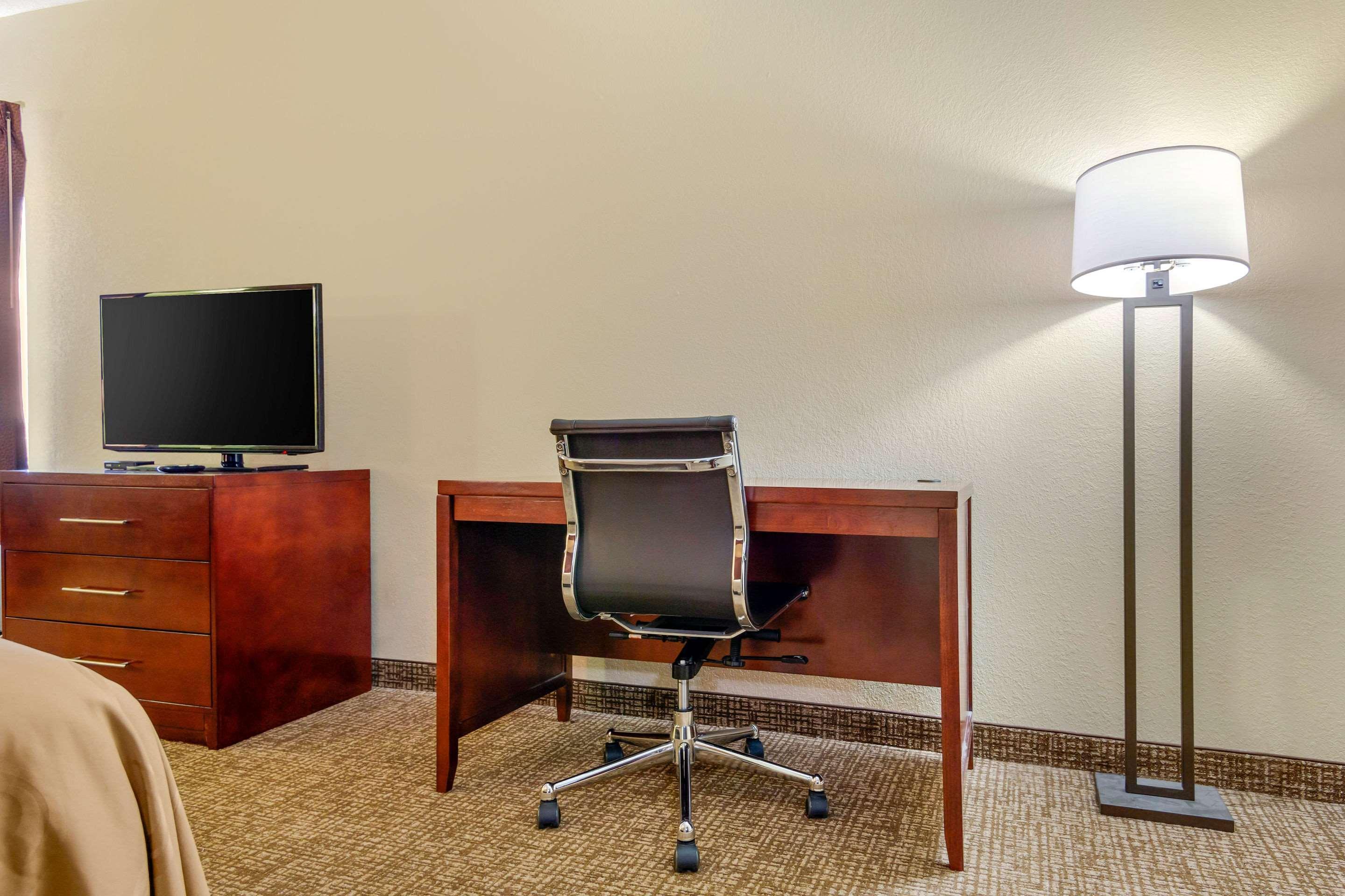 פורטסמות' Quality Inn & Suites Olde Town מראה חיצוני תמונה