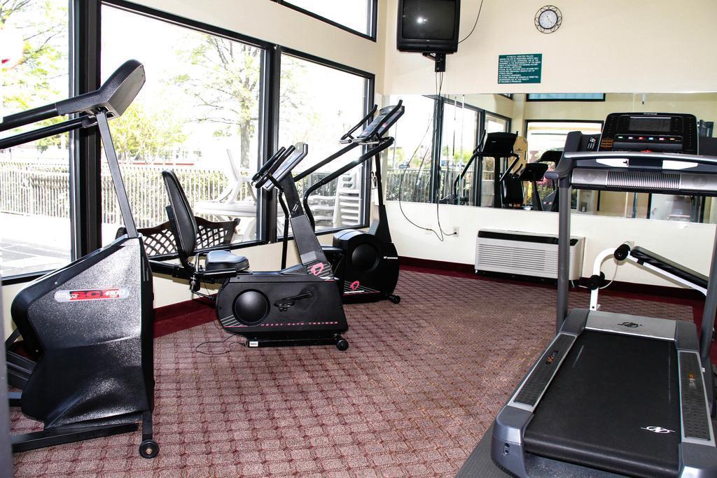 פורטסמות' Quality Inn & Suites Olde Town מראה חיצוני תמונה