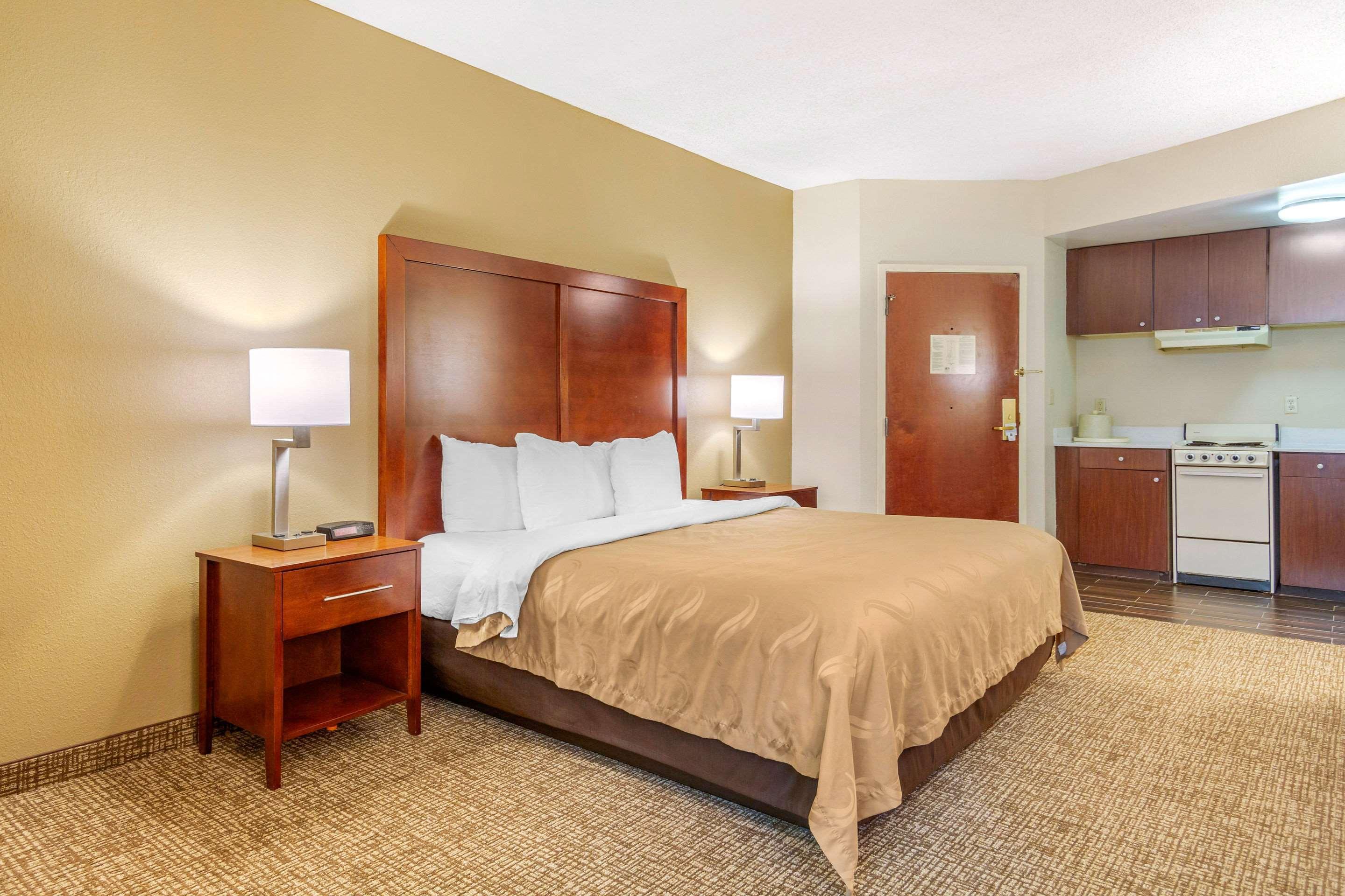 פורטסמות' Quality Inn & Suites Olde Town מראה חיצוני תמונה