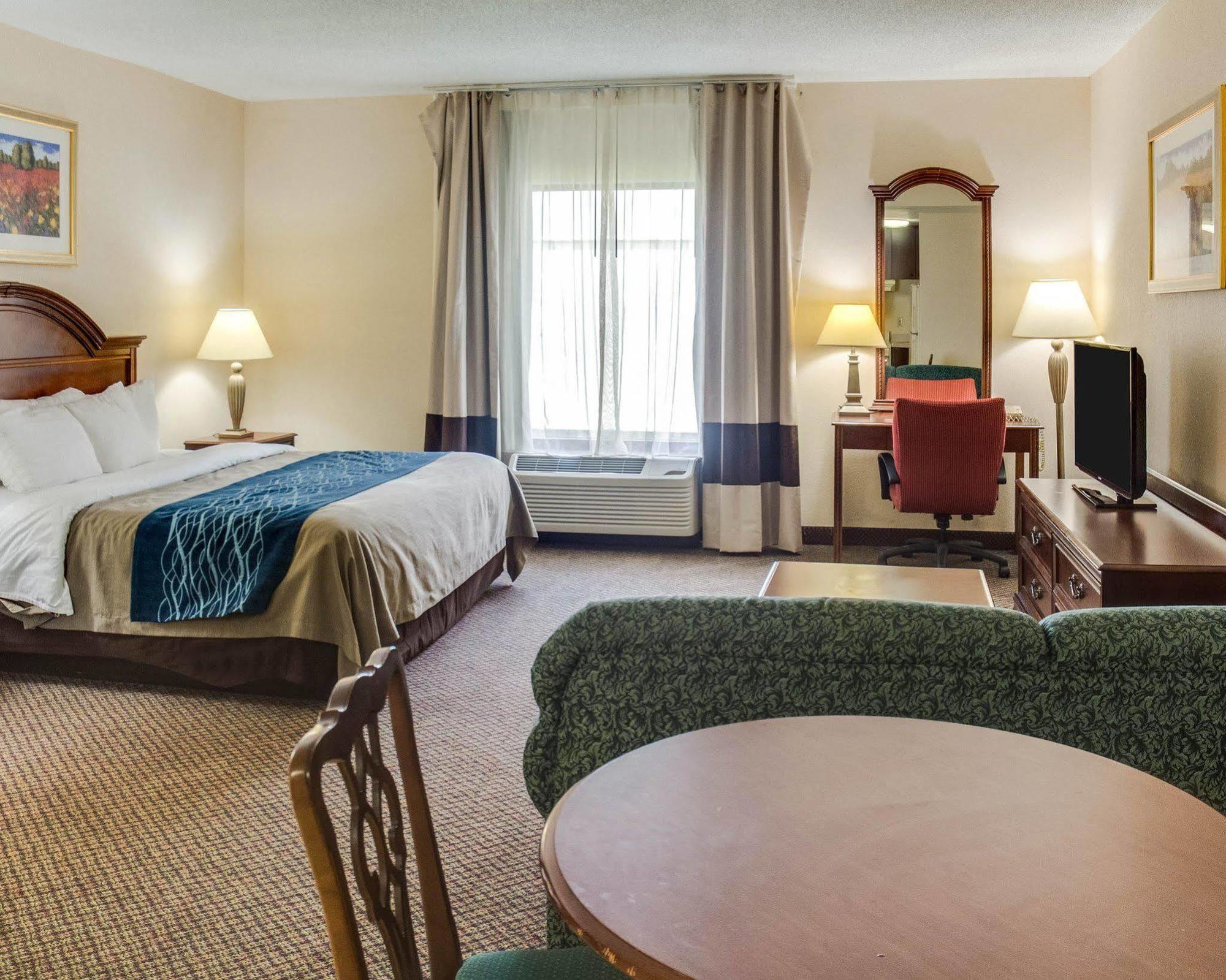 פורטסמות' Quality Inn & Suites Olde Town מראה חיצוני תמונה