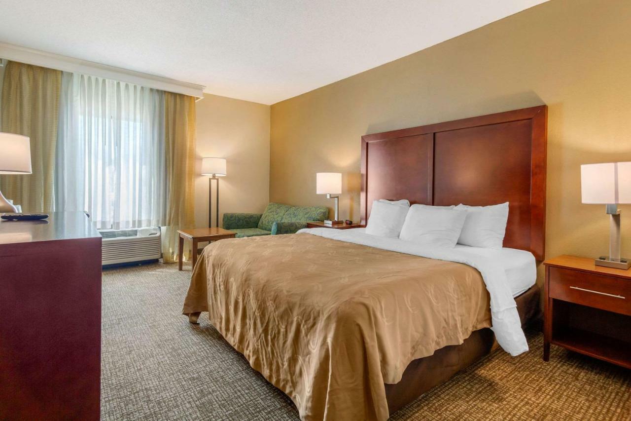 פורטסמות' Quality Inn & Suites Olde Town מראה חיצוני תמונה